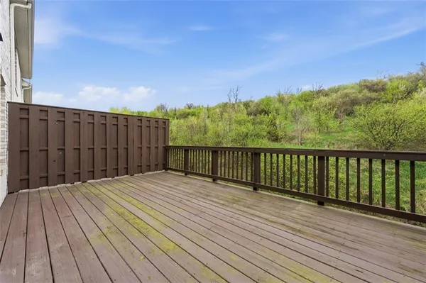 $369,900 | 607 Hilton Circle, Oakdale, PA 15071