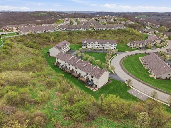 $369,900 | 607 Hilton Circle, Oakdale, PA 15071