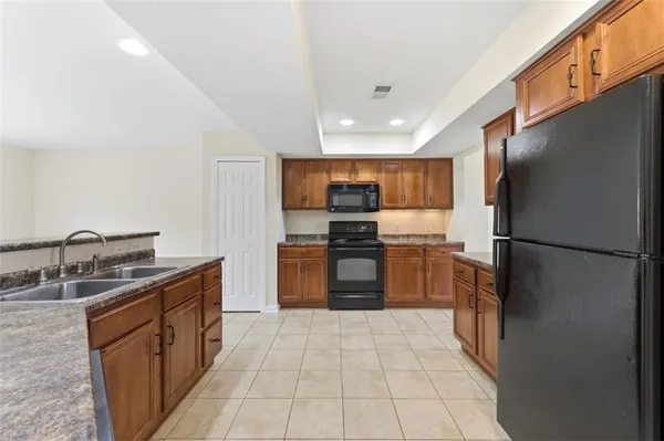 $369,900 | 607 Hilton Circle, Oakdale, PA 15071