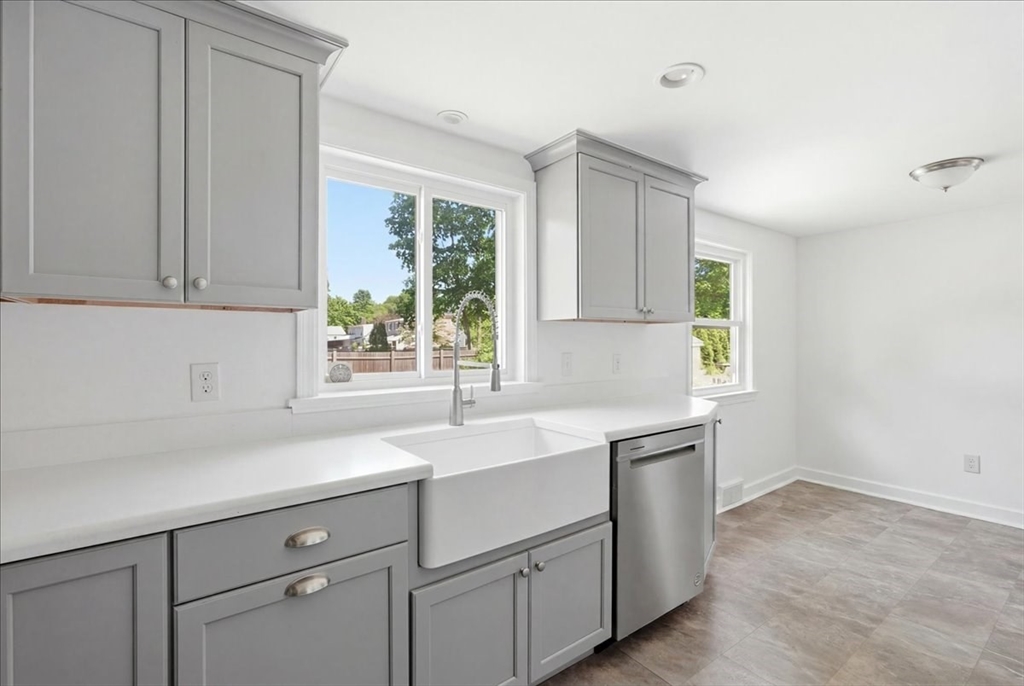 6 Jackson Road Scituate, MA 02066 - Photo 12 of 38
