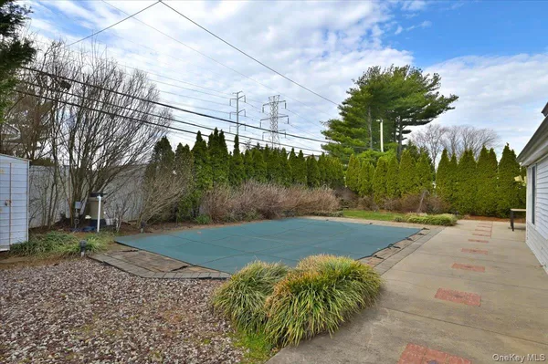 $749,000 | 4000 Avoca Avenue, Bethpage, NY 11714