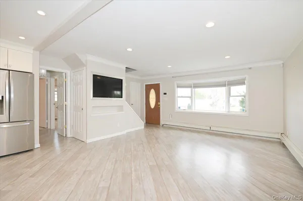 $749,000 | 4000 Avoca Avenue, Bethpage, NY 11714