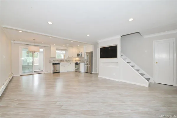 $749,000 | 4000 Avoca Avenue, Bethpage, NY 11714