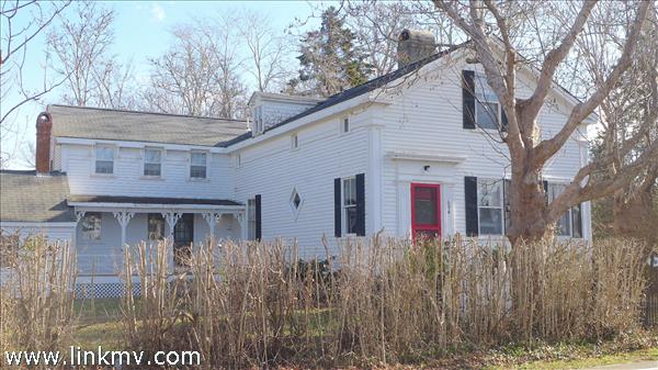 694 Old County Road West Tisbury, MA 02568 - Photo 13 of 15 http://d1qzqeyxiitrap.cloudfront.net/photos/31557/600/ec1bc7c1.jpg