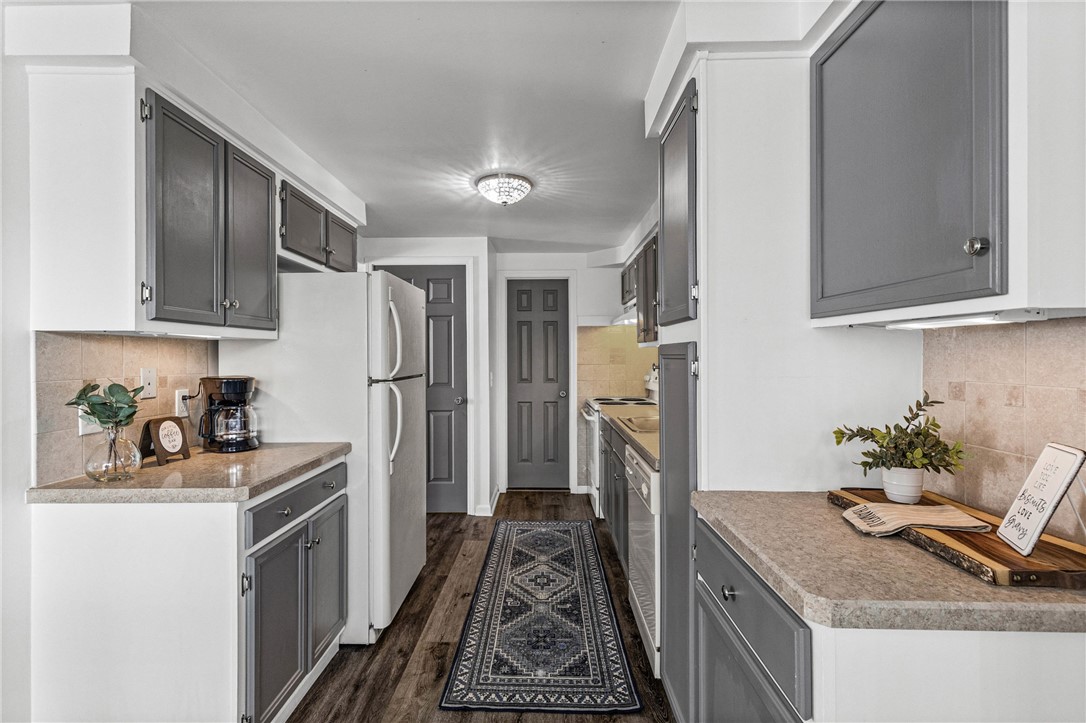 685 Hidden Valley Road Gates, NY 14624 - Photo 15 of 43