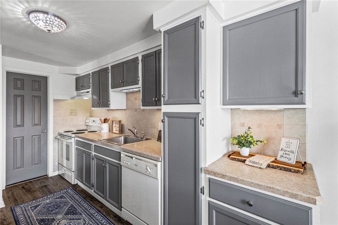 685 Hidden Valley Road Gates, NY 14624 - Photo 19 of 43