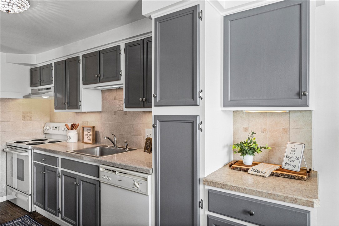 685 Hidden Valley Road Gates, NY 14624 - Photo 20 of 43