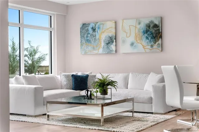 $1,095,000 | 41 Southwest Seminole Street, Unit 310, Stuart, FL 34994