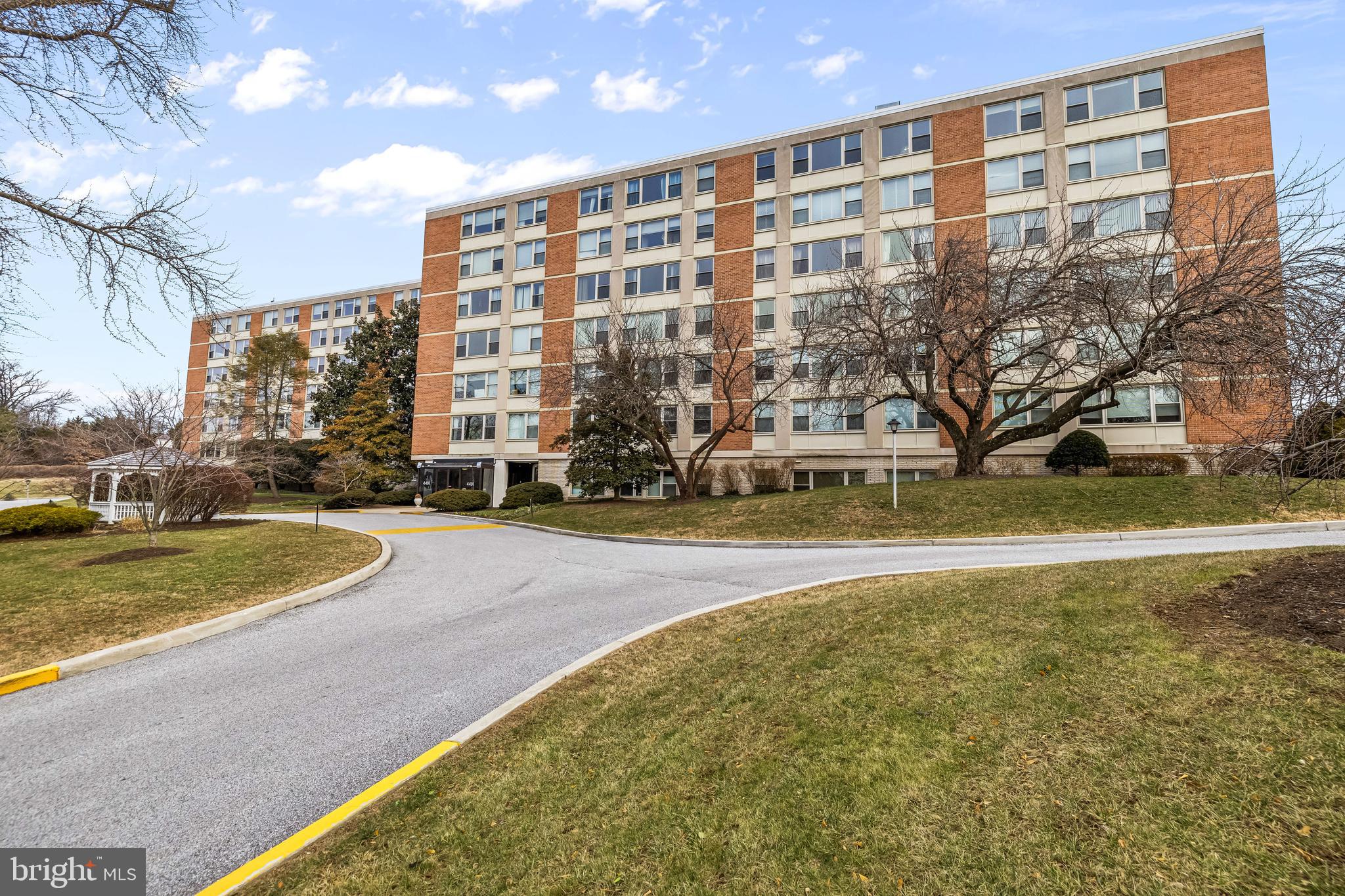 4401 Roland Avenue, Unit 307 Baltimore, MD 21210 - Photo 26 of 28 Property front