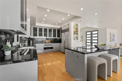 $13,995,000 | 1554 East Oceanfront, Newport Beach, CA 92661