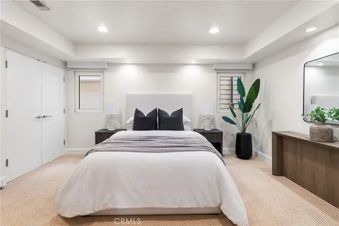 $13,995,000 | 1554 East Oceanfront, Newport Beach, CA 92661