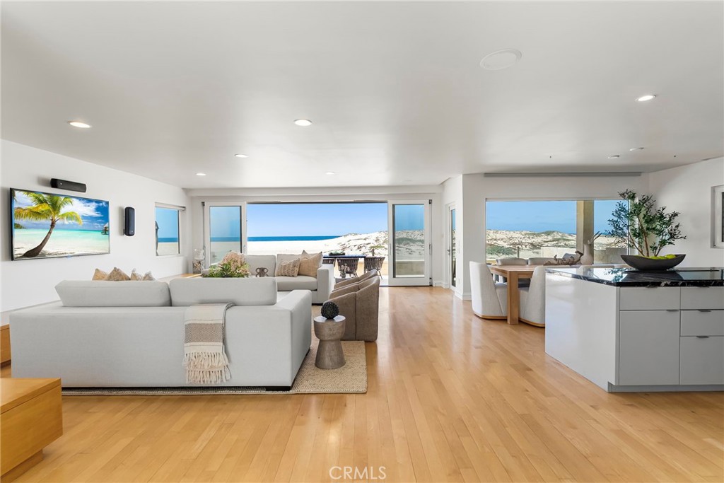 1554 East Oceanfront Newport Beach, CA 92661 - Photo 2 of 60