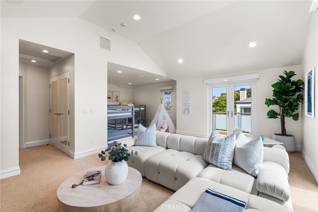 1554 East Oceanfront Newport Beach, CA 92661 - Photo 37 of 60