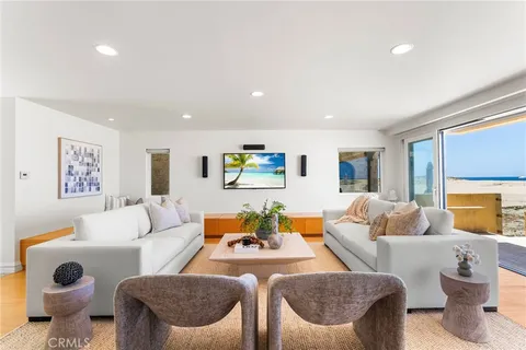 $13,995,000 | 1554 East Oceanfront, Newport Beach, CA 92661