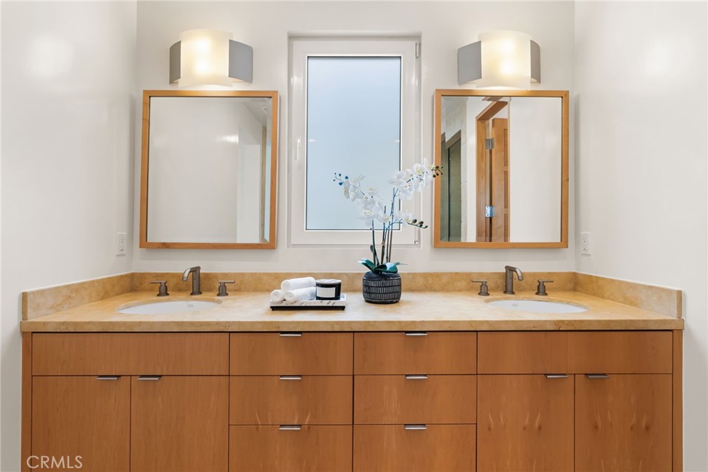 1554 East Oceanfront Newport Beach, CA 92661 - Photo 42 of 60