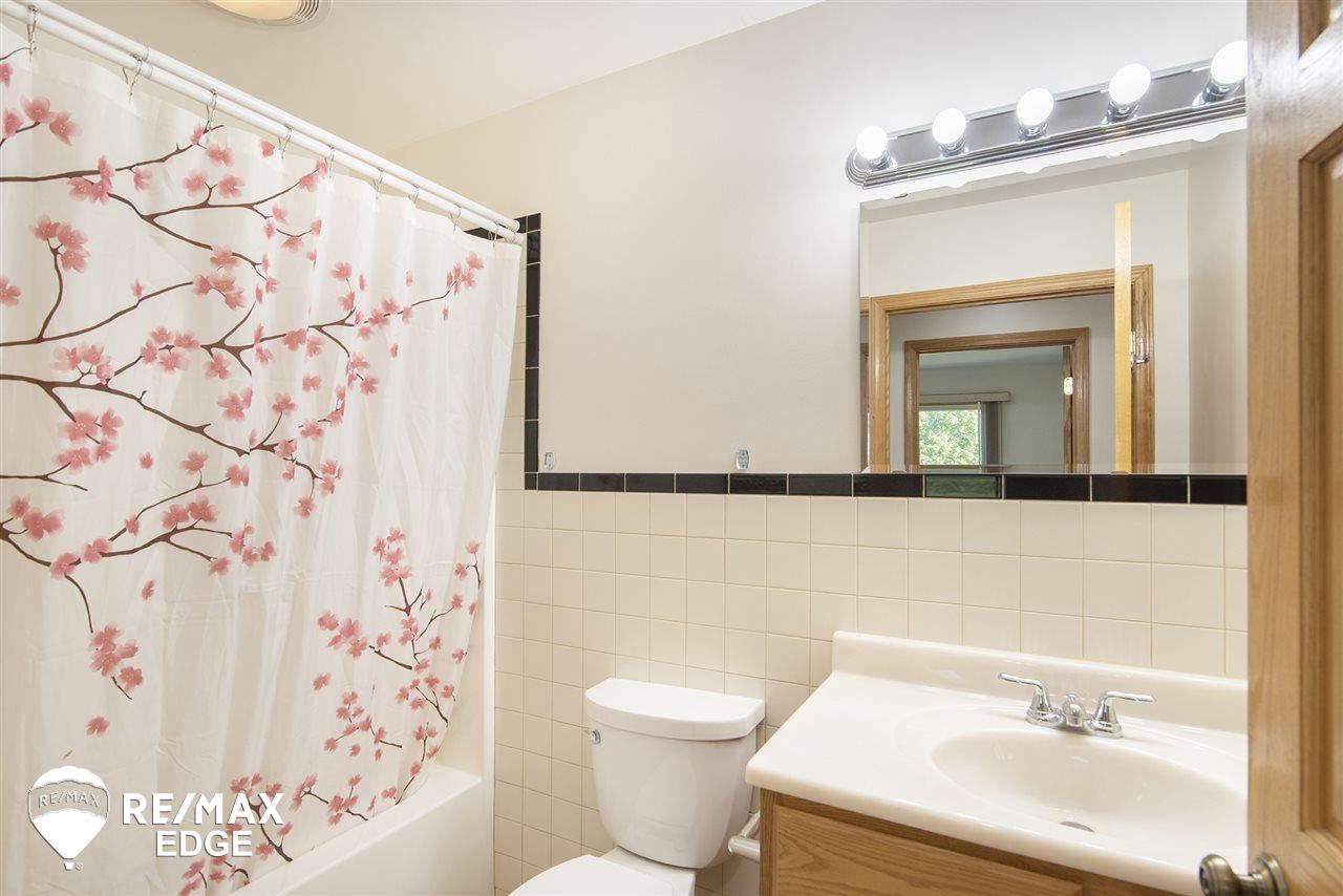 5825 Genesee Road Lapeer, MI 48446 - Photo 23 of 38 50014451-22.JPG