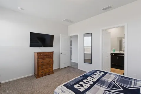 a view of a livingroom with furniture
