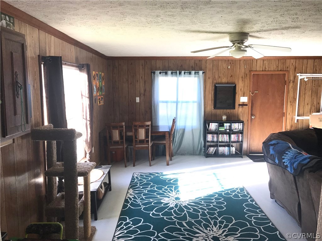 6614 Willson Road Henrico, VA 23231 - Photo 8 of 28 Large Family room