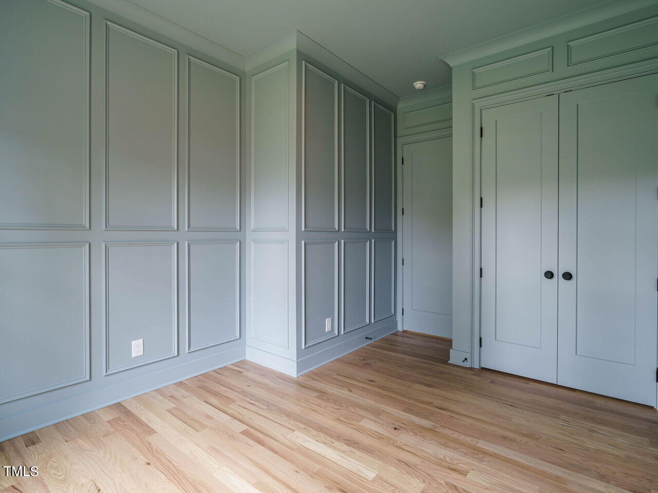 1706 Center Road Raleigh, NC 27608 - Photo 19 of 44 a view of an empty room