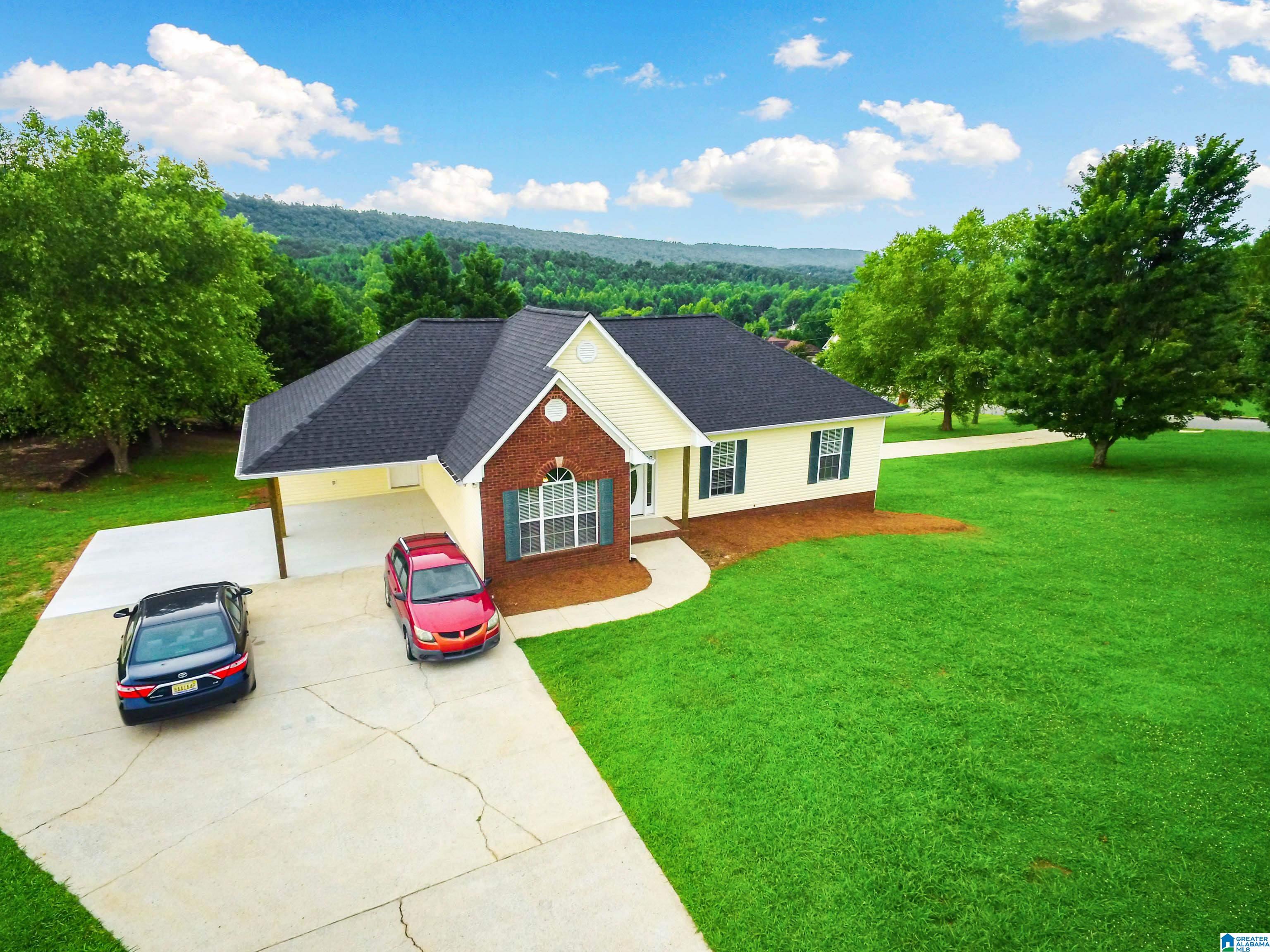 208 Greystone Drive Oneonta, AL 35121 - Photo 3 of 30