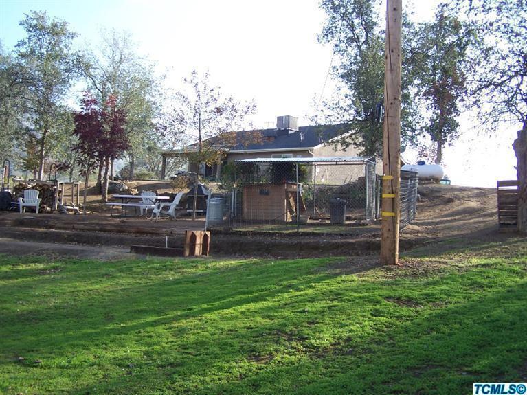35604 Ennis Road Squaw Valley, CA 93675 - Photo 28 of 33 Backyard view looking south