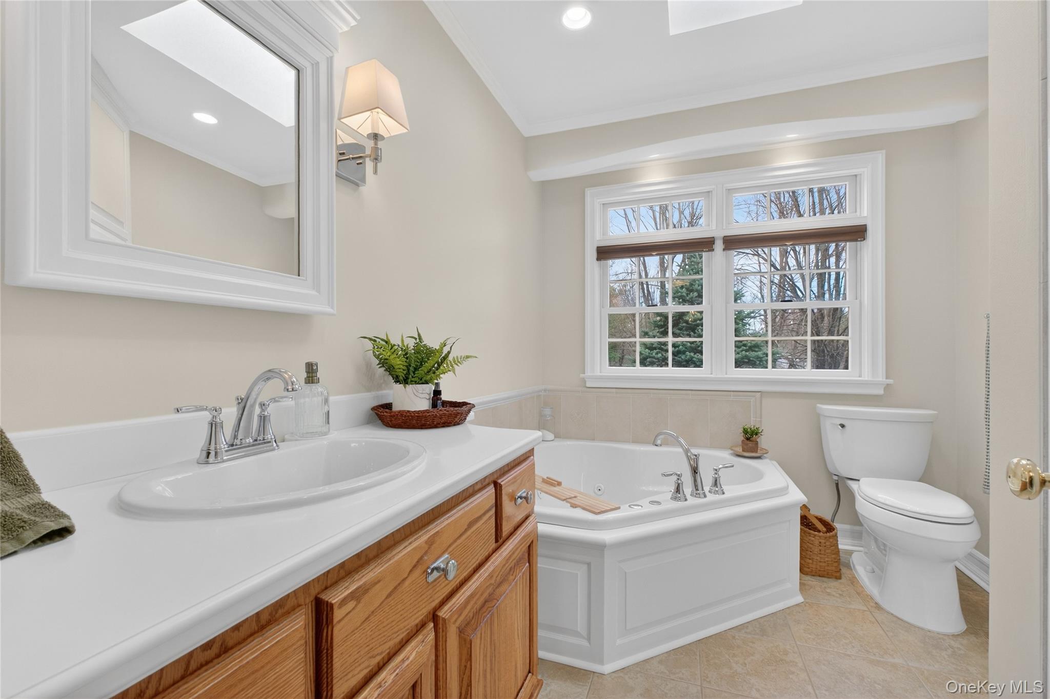 58 Dutchess Hill Road Poughkeepsie, NY 12601 - Photo 25 of 50 Hall bath with jetted soaking tub