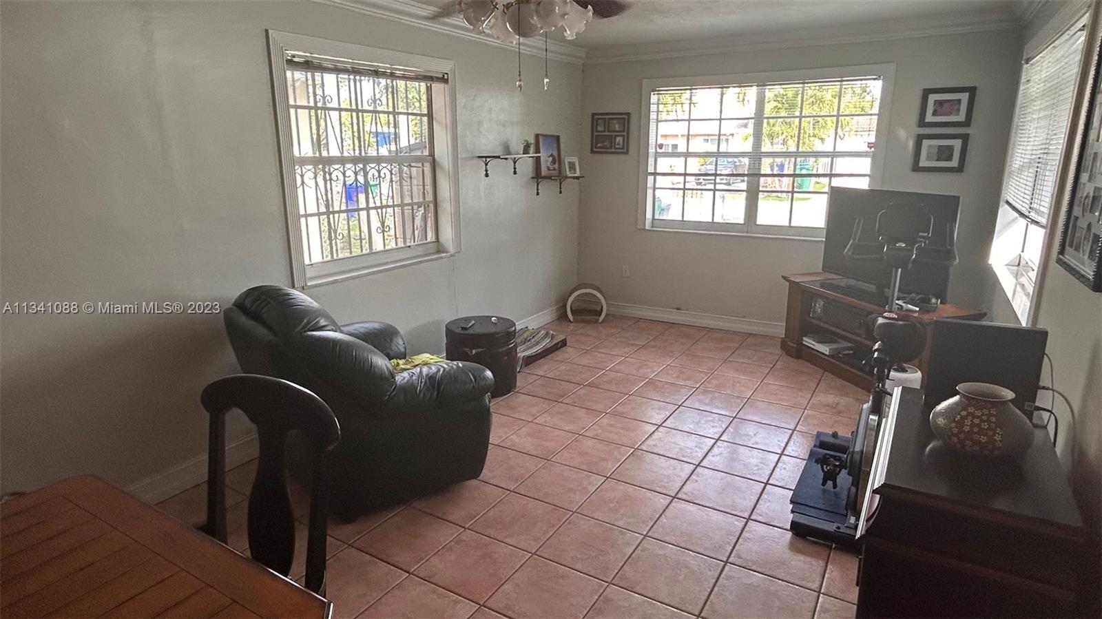 2160 Southwest 25th Street Miami, FL 33133 - Photo 9 of 21 Gallery Image 9
