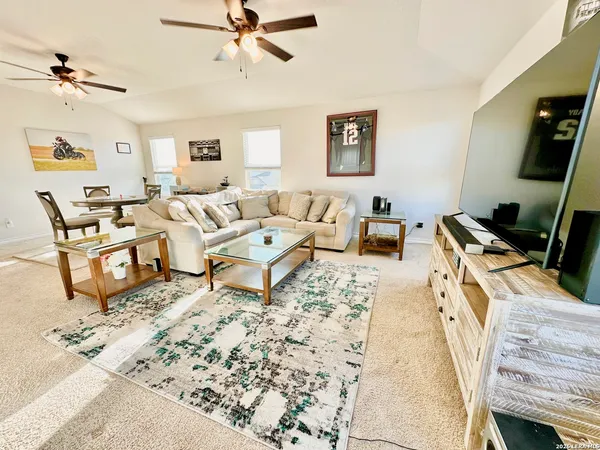 $2,250 | 11615 Hester Pass, San Antonio, TX 78245