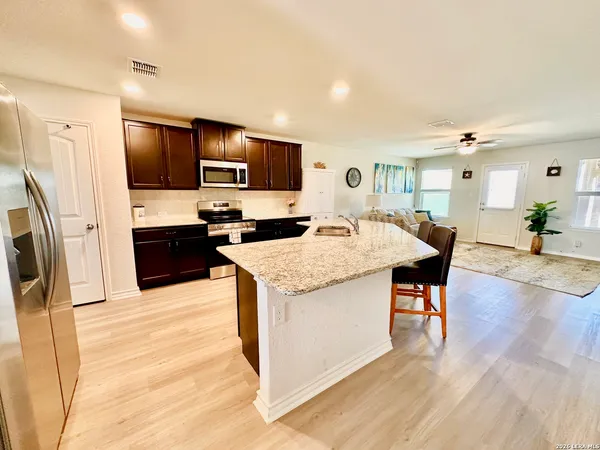 $2,250 | 11615 Hester Pass, San Antonio, TX 78245