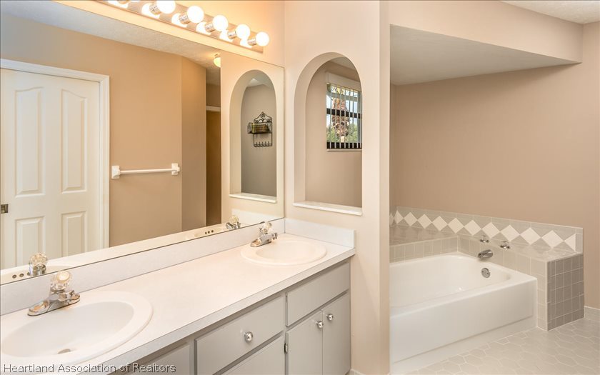 173 Mango Road Northeast Lake Placid, FL 33852 - Photo 10 of 19 Gallery Image 10