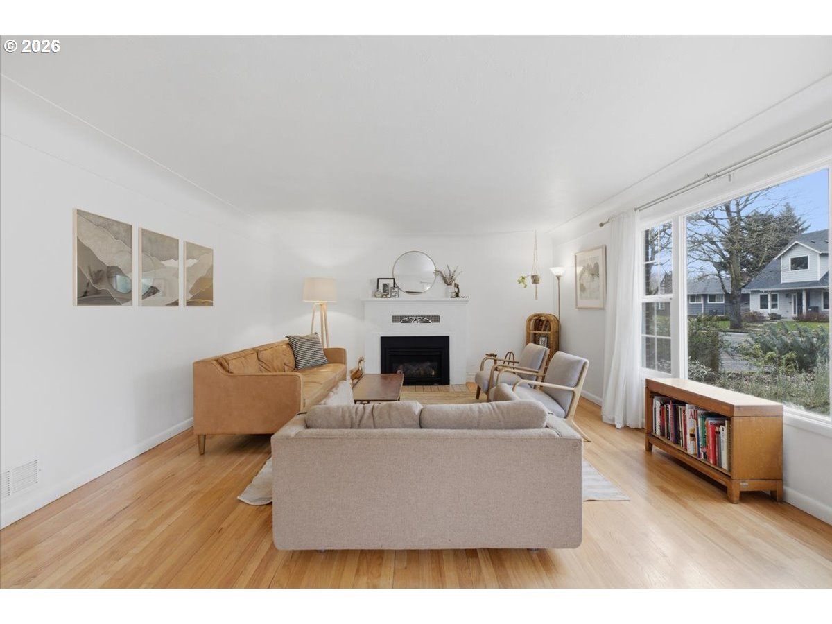 1770 D Street Northeast Salem, OR 97301 - Photo 11 of 38