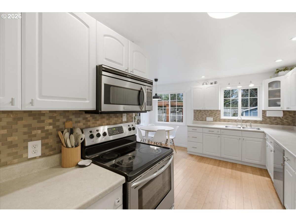 1770 D Street Northeast Salem, OR 97301 - Photo 15 of 38