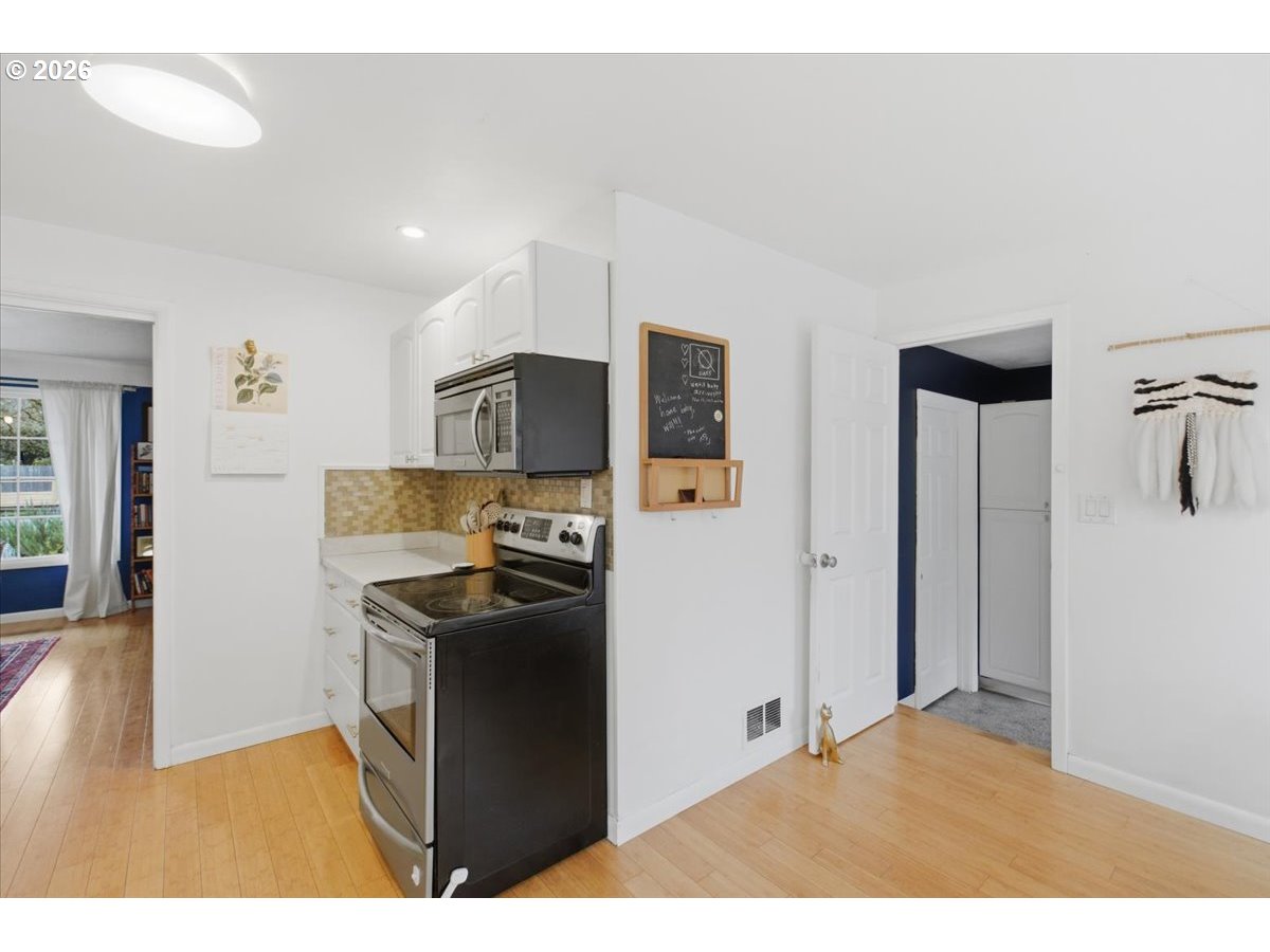 1770 D Street Northeast Salem, OR 97301 - Photo 16 of 38