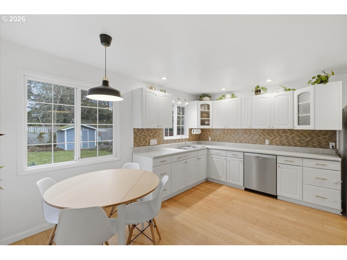 1770 D Street Northeast Salem, OR 97301 - Photo 19 of 38