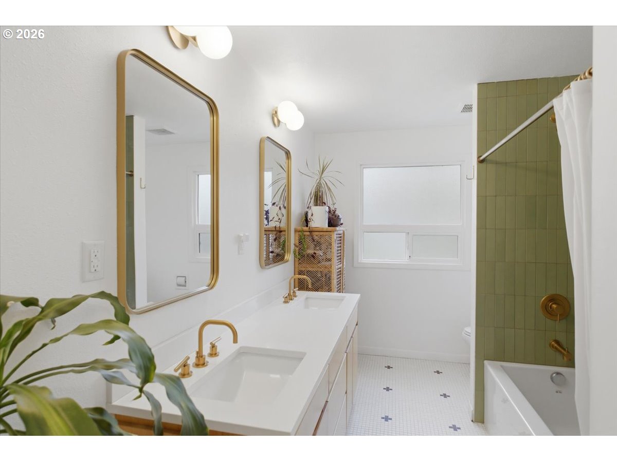 1770 D Street Northeast Salem, OR 97301 - Photo 28 of 38