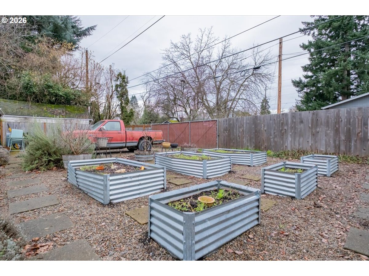 1770 D Street Northeast Salem, OR 97301 - Photo 33 of 38