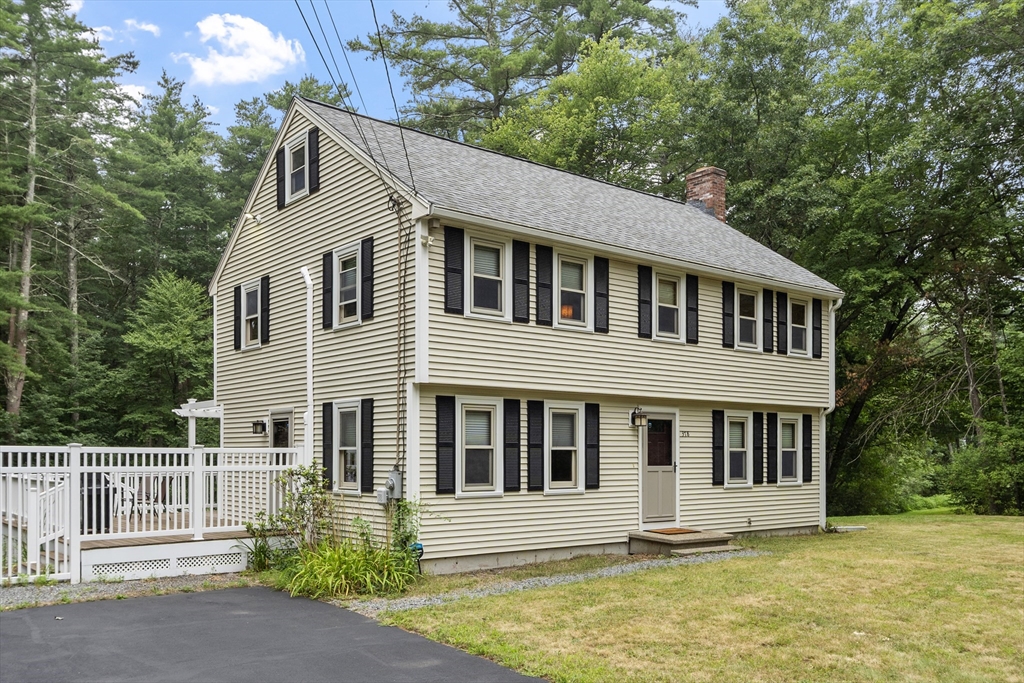 378 Pelham Road Dracut, MA 01826 - Photo 1 of 38