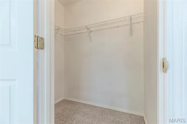 $389,900 | 1209 Woodcrest Lane, Hazelwood, MO 63042