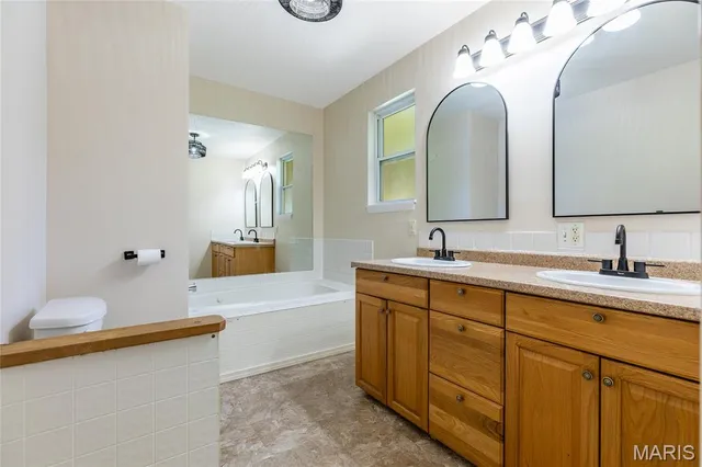 $389,900 | 1209 Woodcrest Lane, Hazelwood, MO 63042