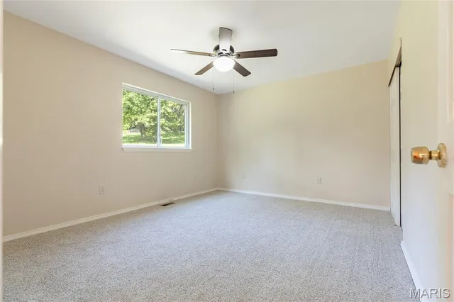 $389,900 | 1209 Woodcrest Lane, Hazelwood, MO 63042