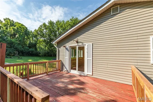 $389,900 | 1209 Woodcrest Lane, Hazelwood, MO 63042