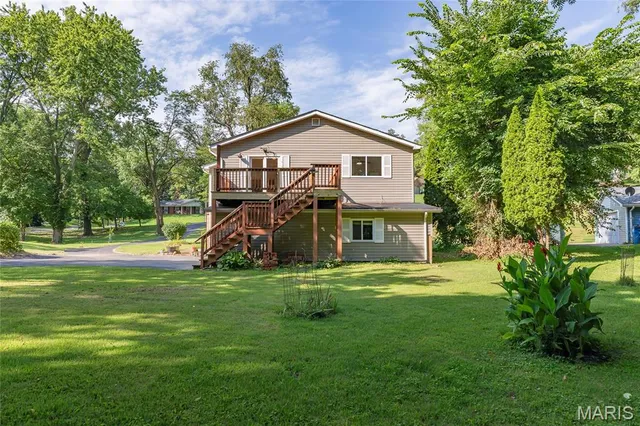 $389,900 | 1209 Woodcrest Lane, Hazelwood, MO 63042