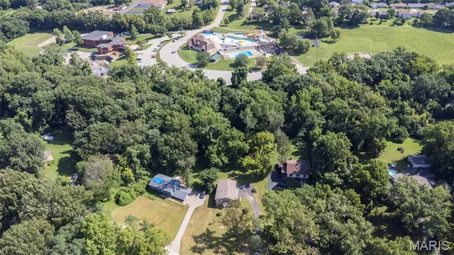 $389,900 | 1209 Woodcrest Lane, Hazelwood, MO 63042