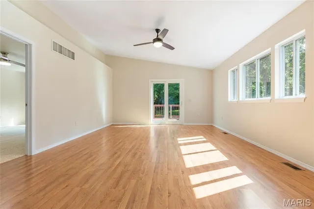 $389,900 | 1209 Woodcrest Lane, Hazelwood, MO 63042