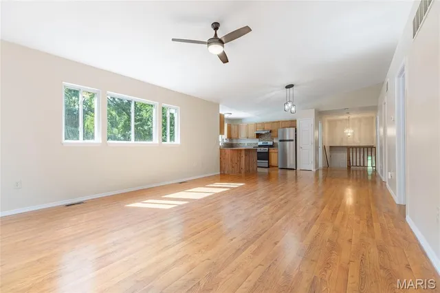 $389,900 | 1209 Woodcrest Lane, Hazelwood, MO 63042