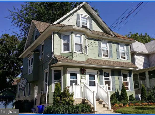 $2,400 | 219 Woodlawn Terrace, Unit 2, Collingswood, NJ 08108