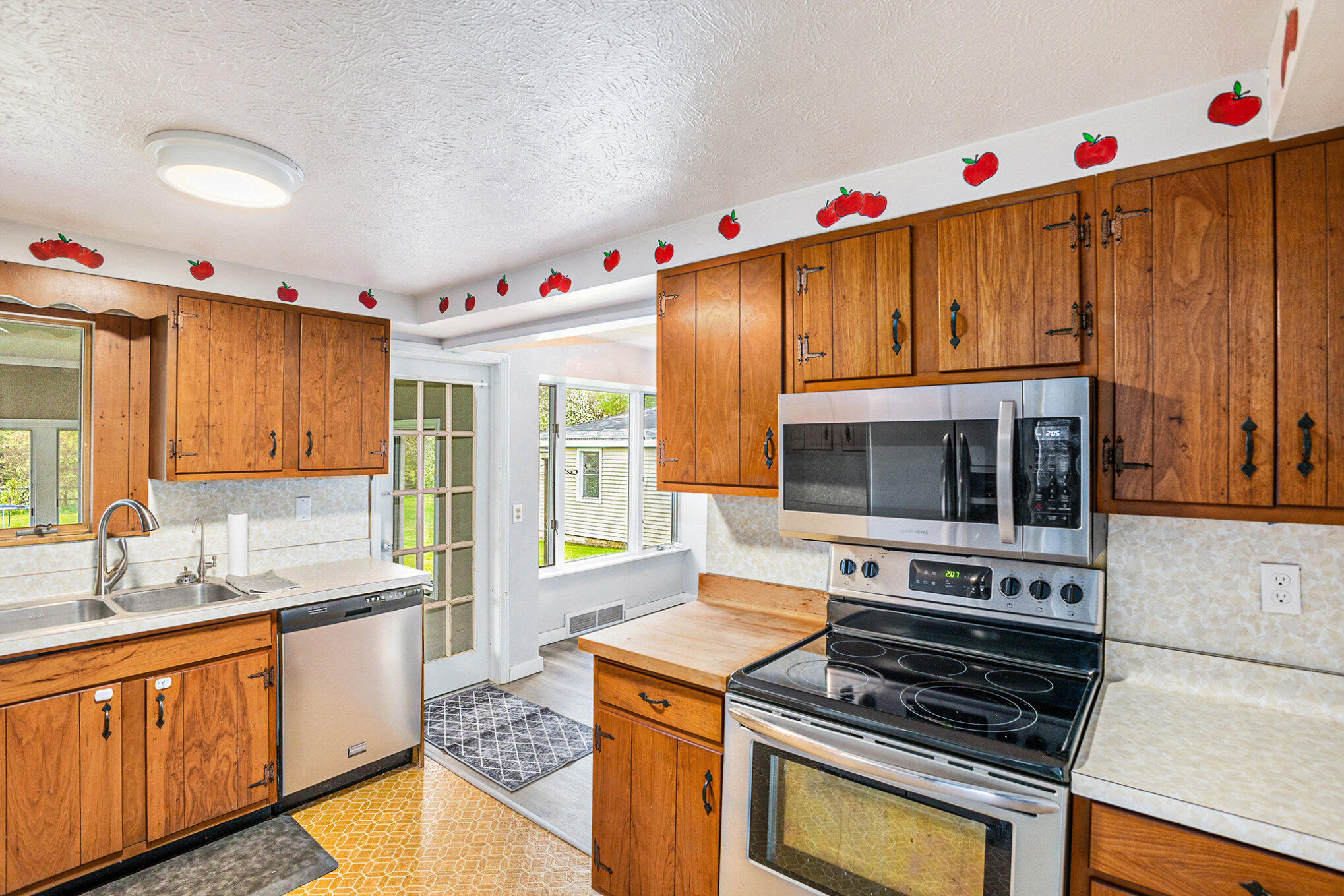 5647 Maple Dale Road Jackson, MI 49201 - Photo 11 of 28 010_file_425