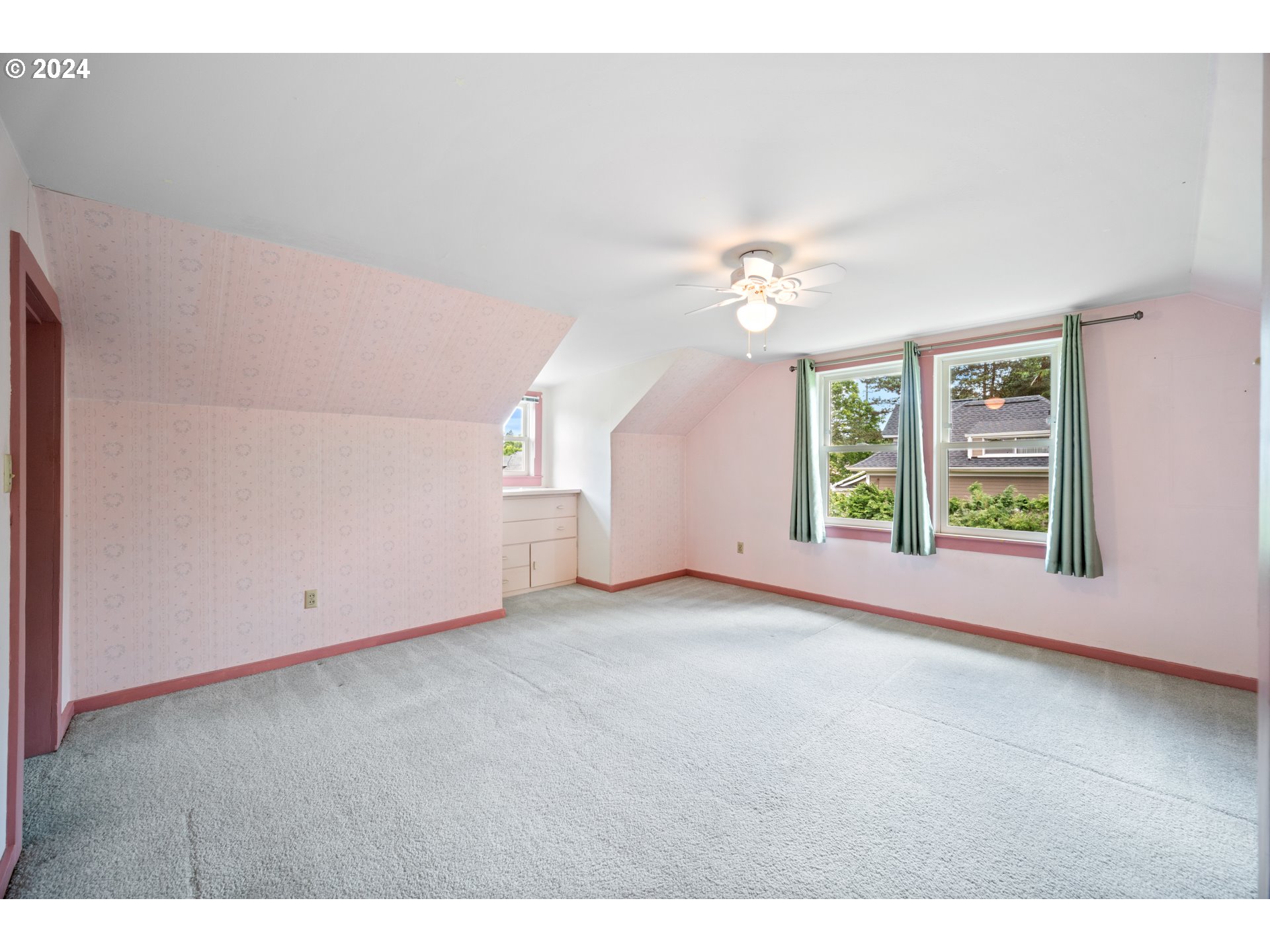 4006 Southeast Harold Street Portland, OR 97202 - Photo 14 of 40