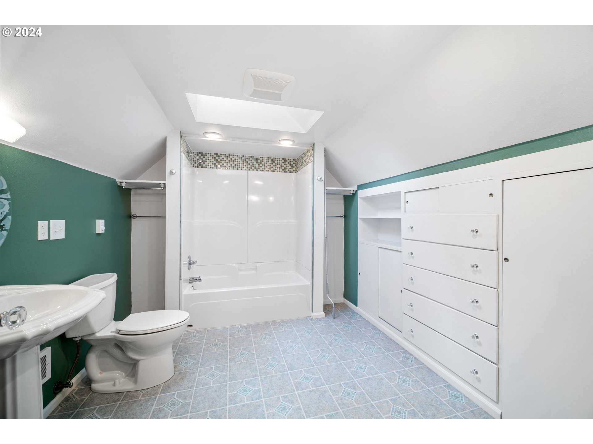 4006 Southeast Harold Street Portland, OR 97202 - Photo 18 of 40