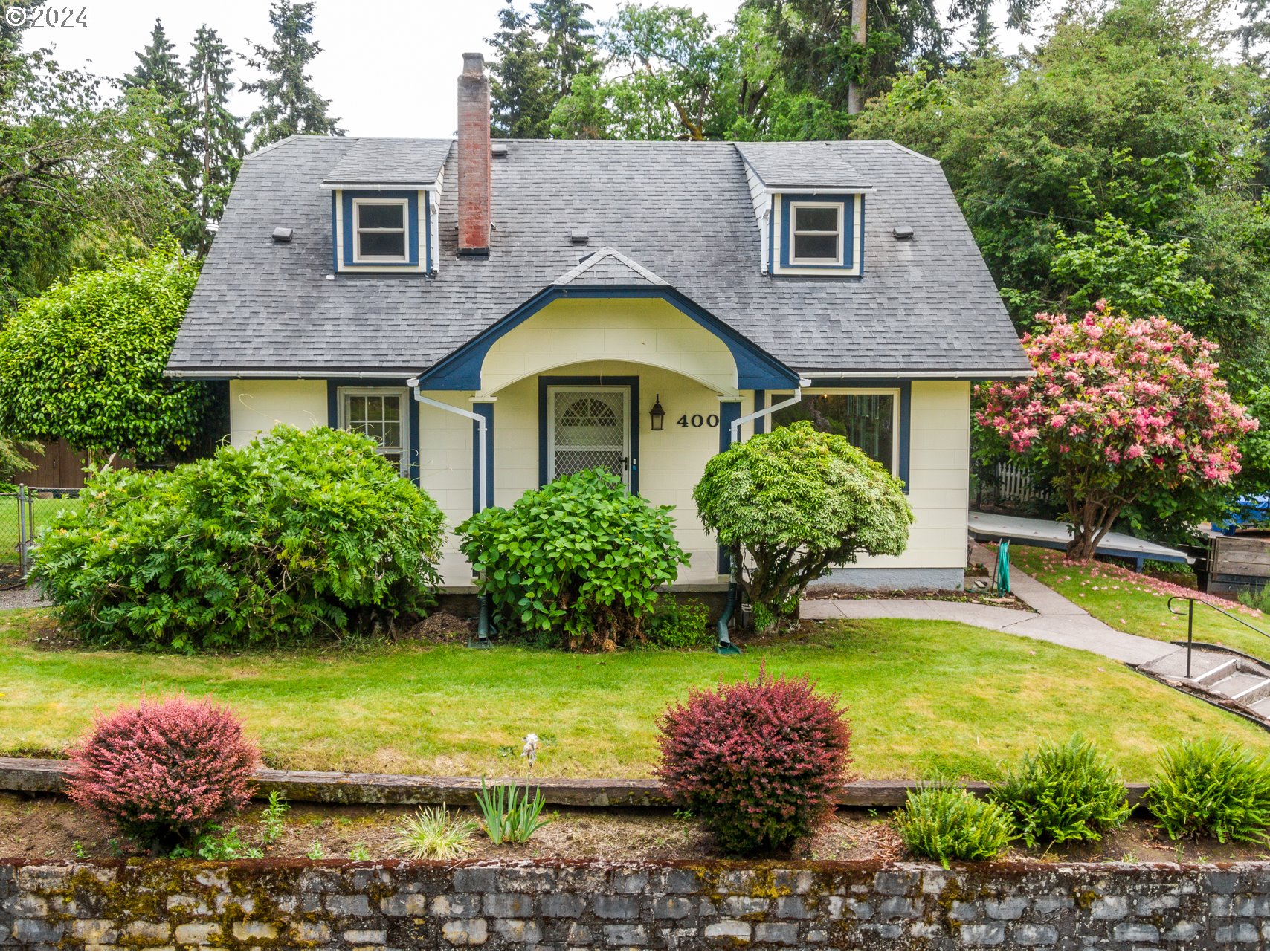4006 Southeast Harold Street Portland, OR 97202 - Photo 2 of 40
